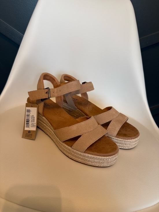 Toms Shoes - ☀️🌊Tom’s Audrey Suede Espadrille Wedge Platform Sandals in Tan
